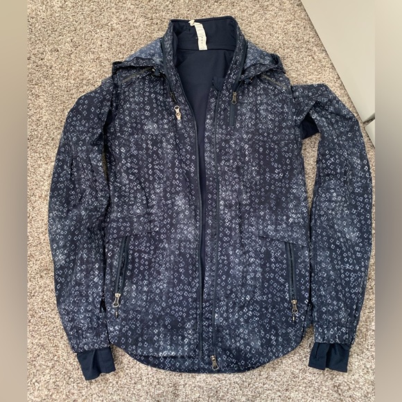 Lululemon Spring Forward Jacket - Picture 2 of 5